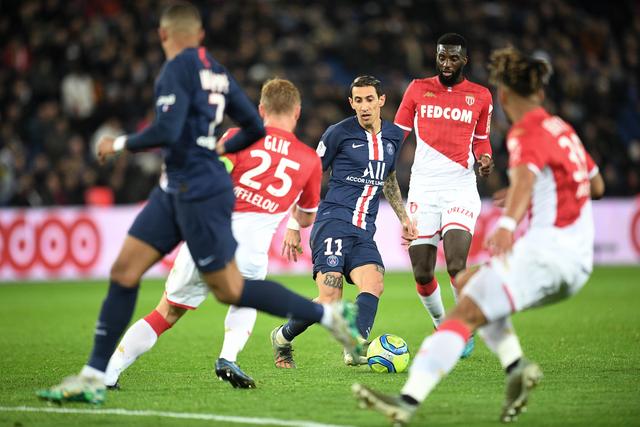 利兹联主帅谈多纳鲁马：我不喜欢让球员诈伤换取谈战术的时间（利兹联主帅谈及多纳鲁马：不赞成以假伤拖延时间来布置战术）