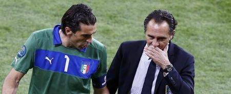 雷霆靠团队篮球获大胜（雷霆凭借团队配合大胜）