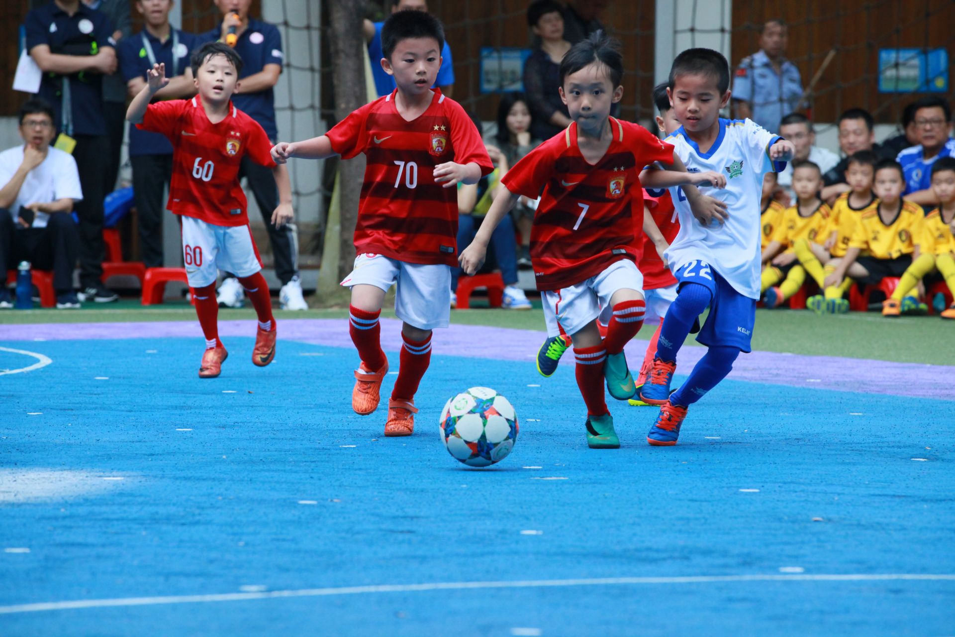 德甲前瞻比分预测：美因茨VS门兴，拉齐奥，西汉姆联全部拿下！（德甲前瞻及比分预测：美因茨对阵门兴，拉齐奥与西汉姆联有望全取三分）