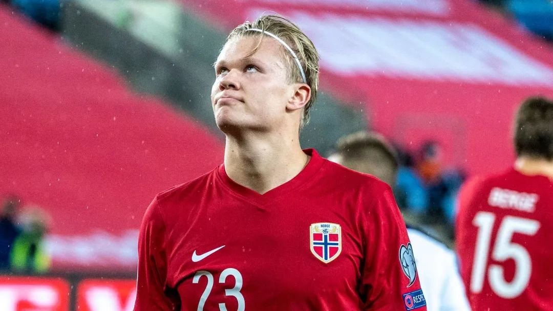 英超疯狂夜：切尔西利物浦双双翻车，11.4亿豪阵不敌升班马（英超爆冷夜：切尔西、利物浦同夜折戟，11.4亿豪阵不敌升班马）