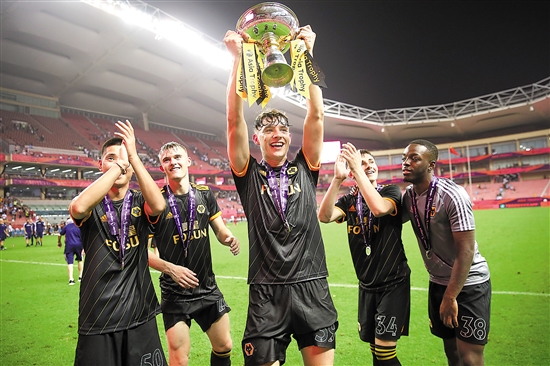 塔利亚菲科：梅西回诺坎普很美好；会有换代但现在无法预测（塔利亚菲科：梅西重回诺坎普很美好；新老交替必然到来，但目前无法预判）