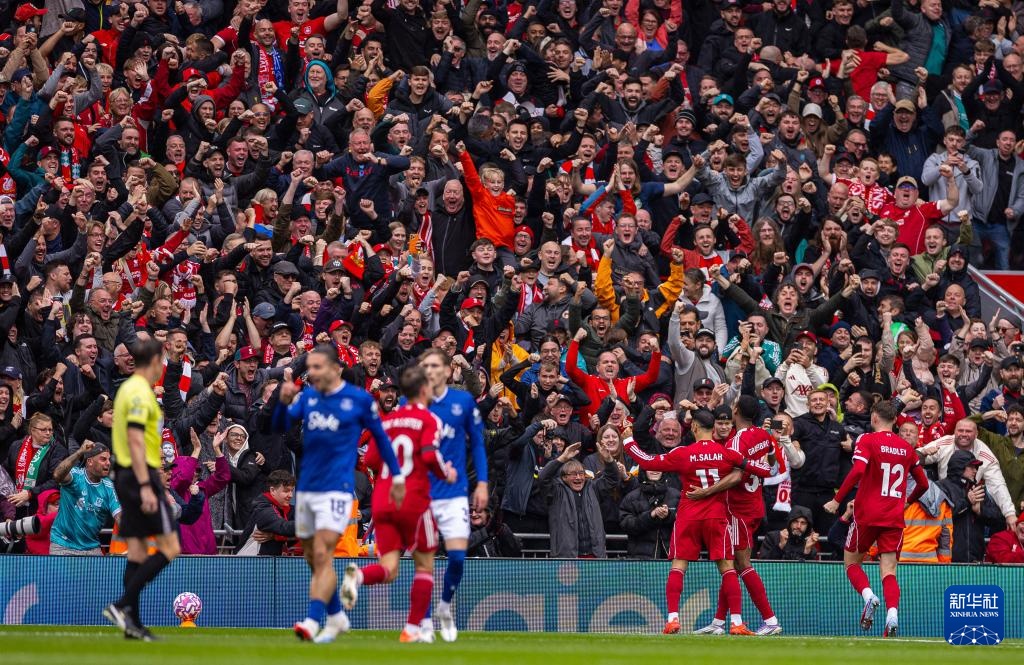 曼晚：B费对未来去向持开放态度，拜仁和国米均对他有意（曼晚：B费对下家持开放态度，拜仁与国米均有意）