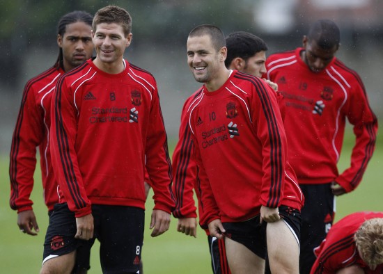 辟谣，并非与他人女友谈恋爱，埃纳社媒：一切都是剧本（澄清传闻：并未与他人女友交往，埃纳社媒称一切皆为剧本）