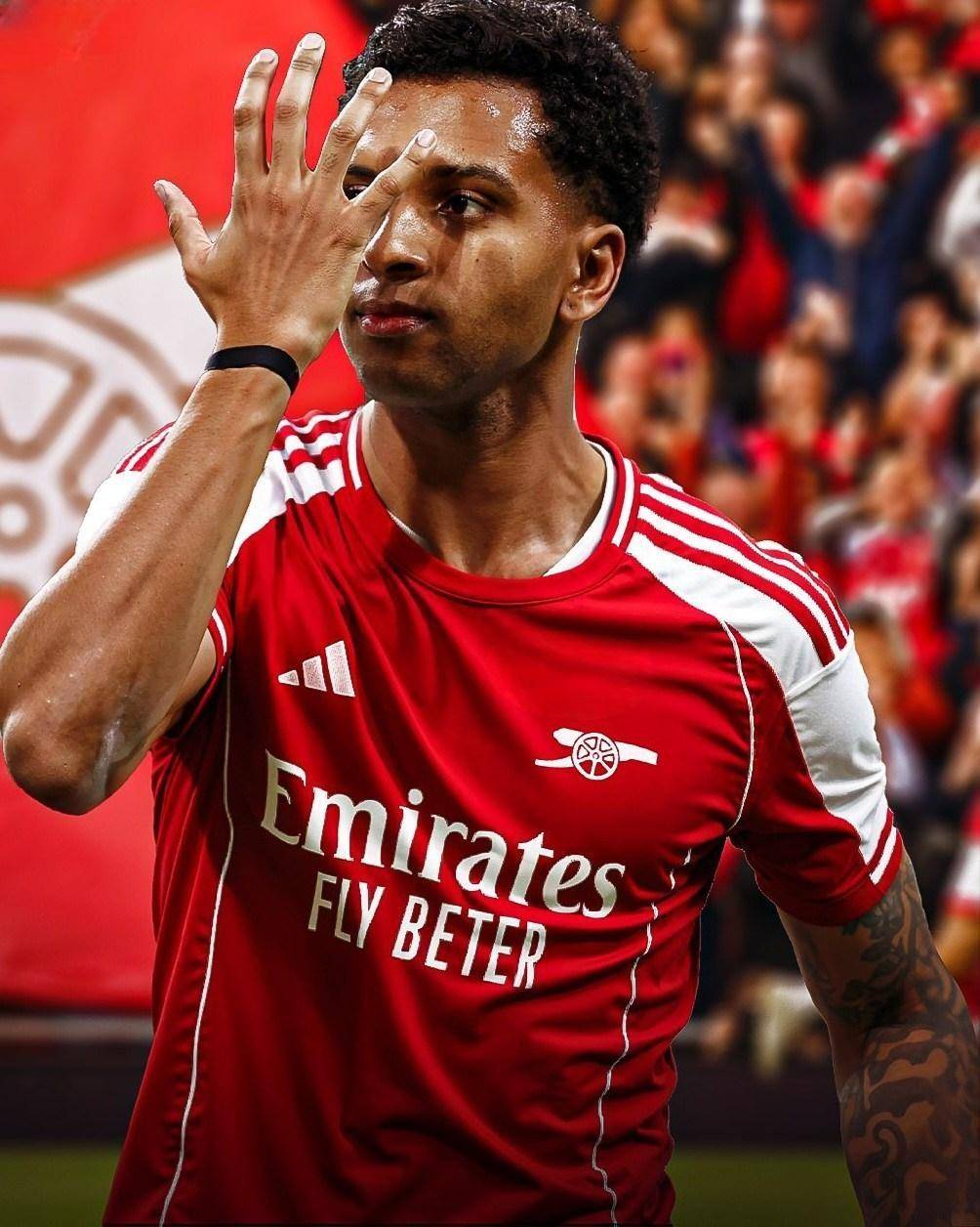 亚泰小将景泊羲完成中超首秀，月初曾说自己的梦想是中超首发（亚泰新星景泊羲迎来中超处子秀，月初坦言梦想是中超首发）